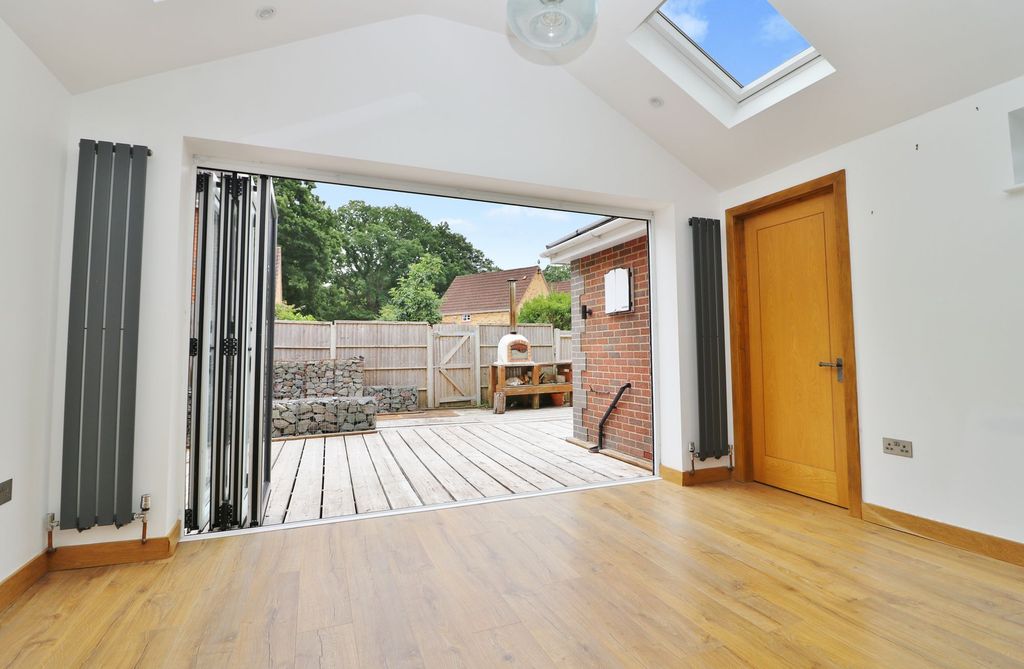 Property photo 3 of 21