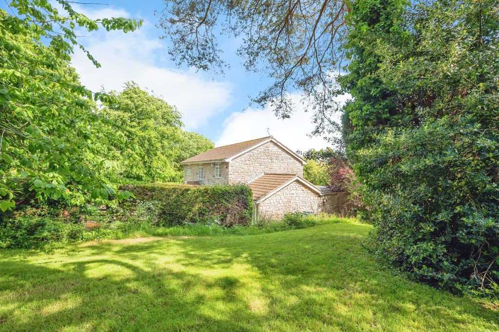 Property photo 3 of 19