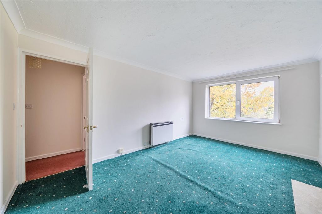 Property photo 2 of 12 1380291-10-690E17B1B1196.Jpg