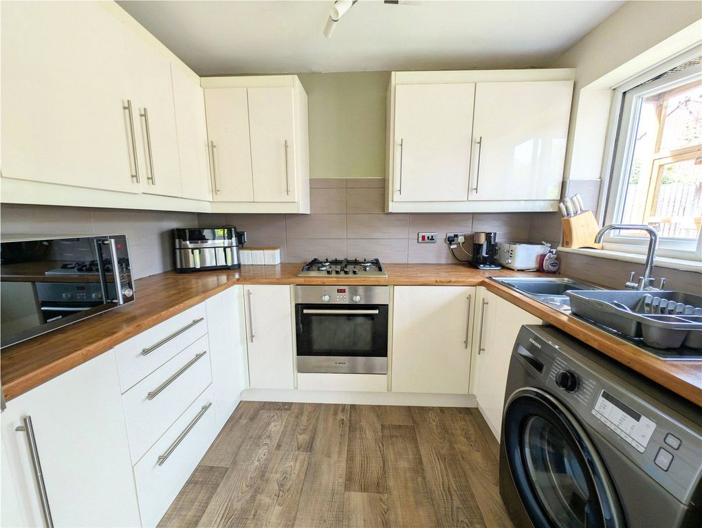 Property photo 2 of 14 Picture No. 33