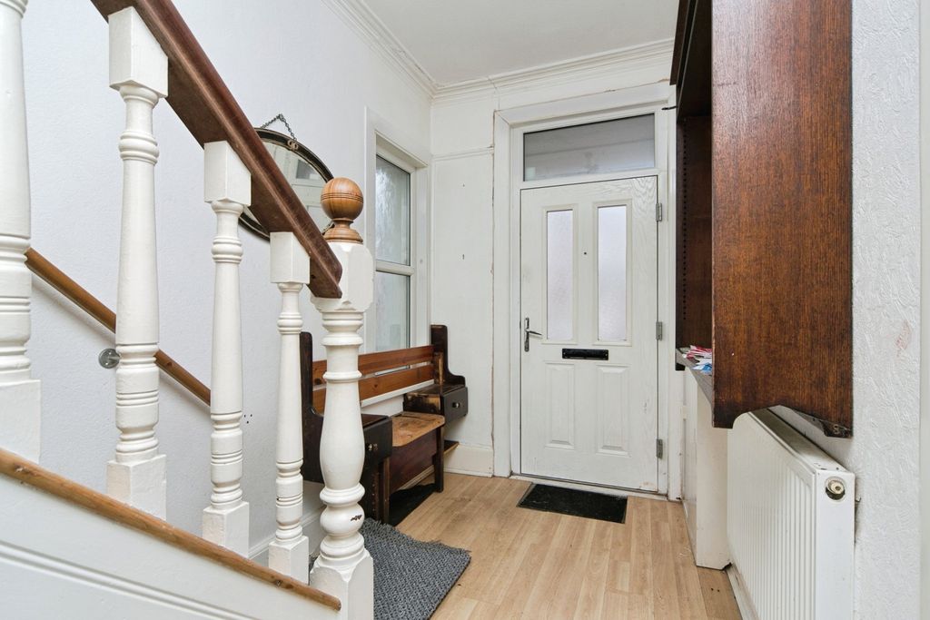 Property photo 2 of 17 Photo