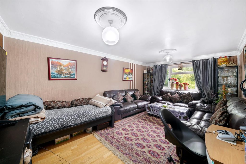 Property photo 2 of 8 Flat 2, Katrina Court - Ut9Upfxx3Z5J4Jcymenz.Jpg