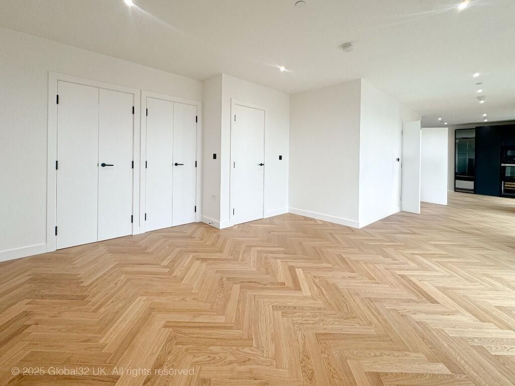 Property photo 2 of 12 Seventh Floor