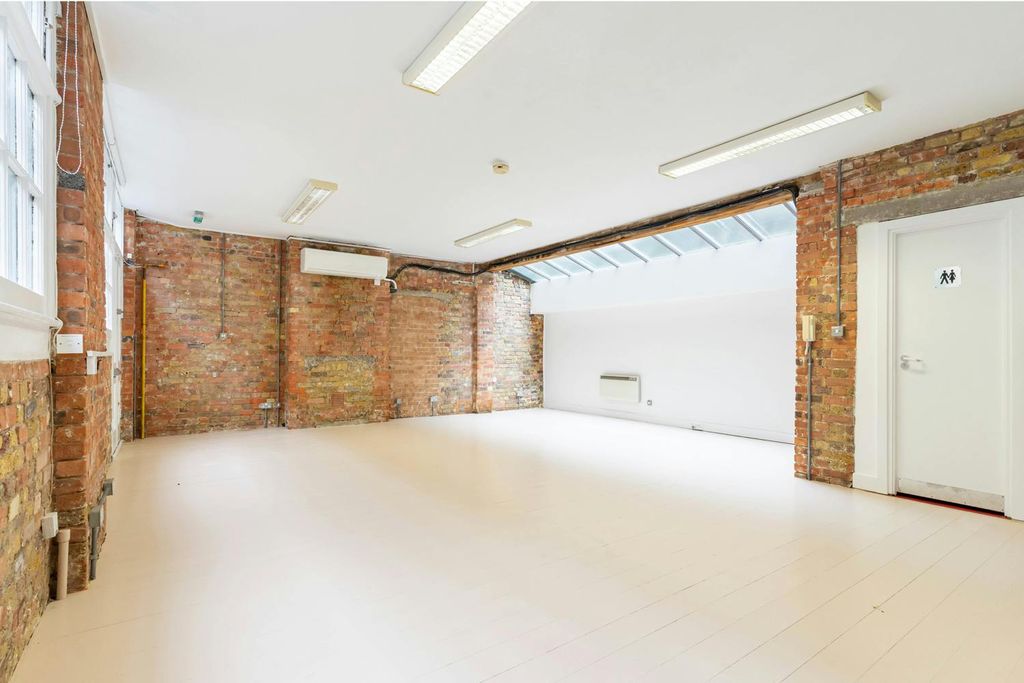 Property photo 3 of 8 2-Durham-Yard-E2-Bethnal-Green-London-Fields-Office-Studio-To-Let-Internal21-Dominion.London.Jpg