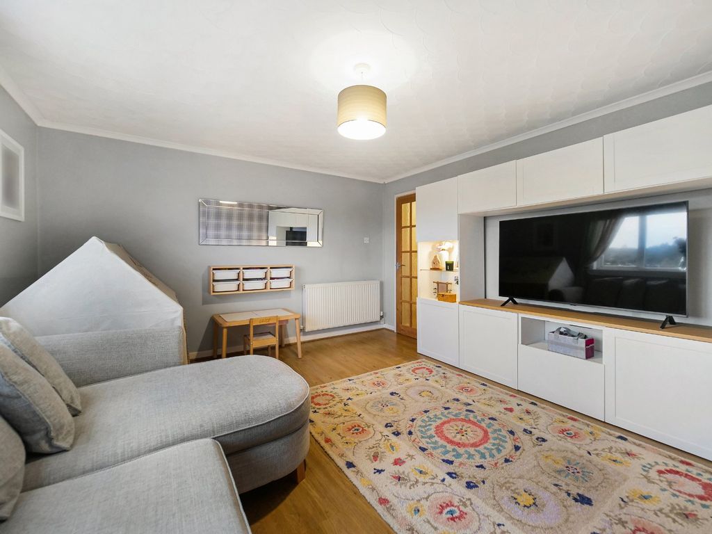 Property photo 2 of 13 Lounge