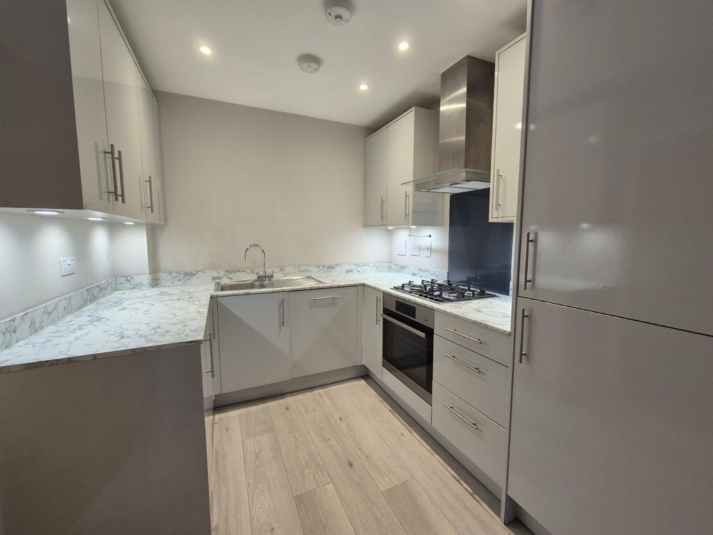 Property photo 2 of 8 Kitchen