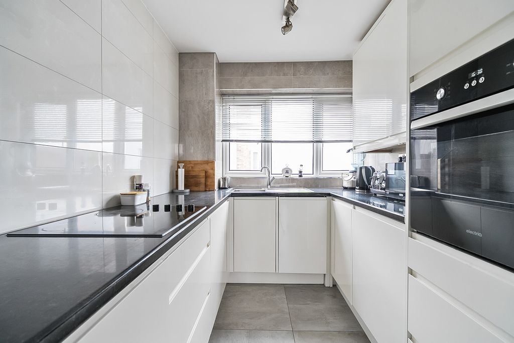 Property photo 2 of 15 Kitchen