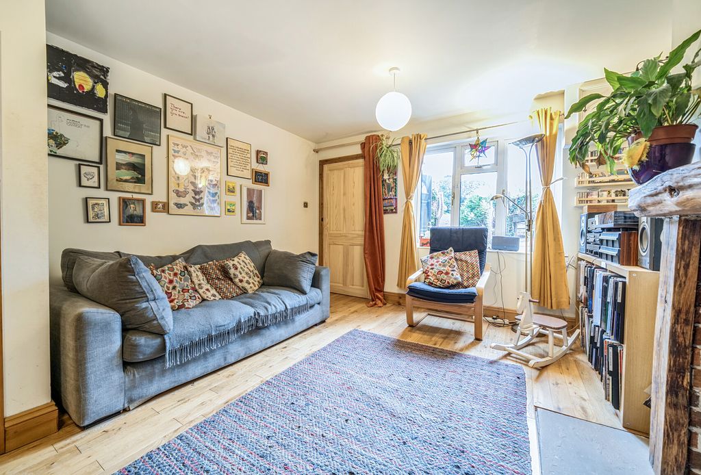 Property photo 2 of 20 1371215-11-68F8F9...