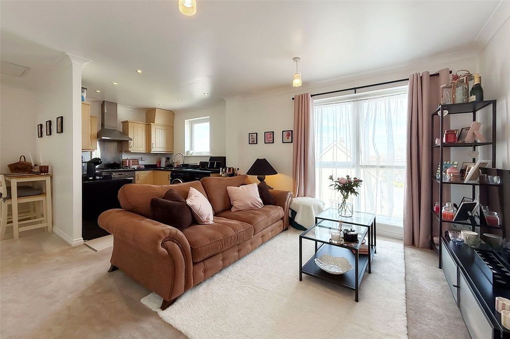 Property photo 2 of 16 Picture No. 24