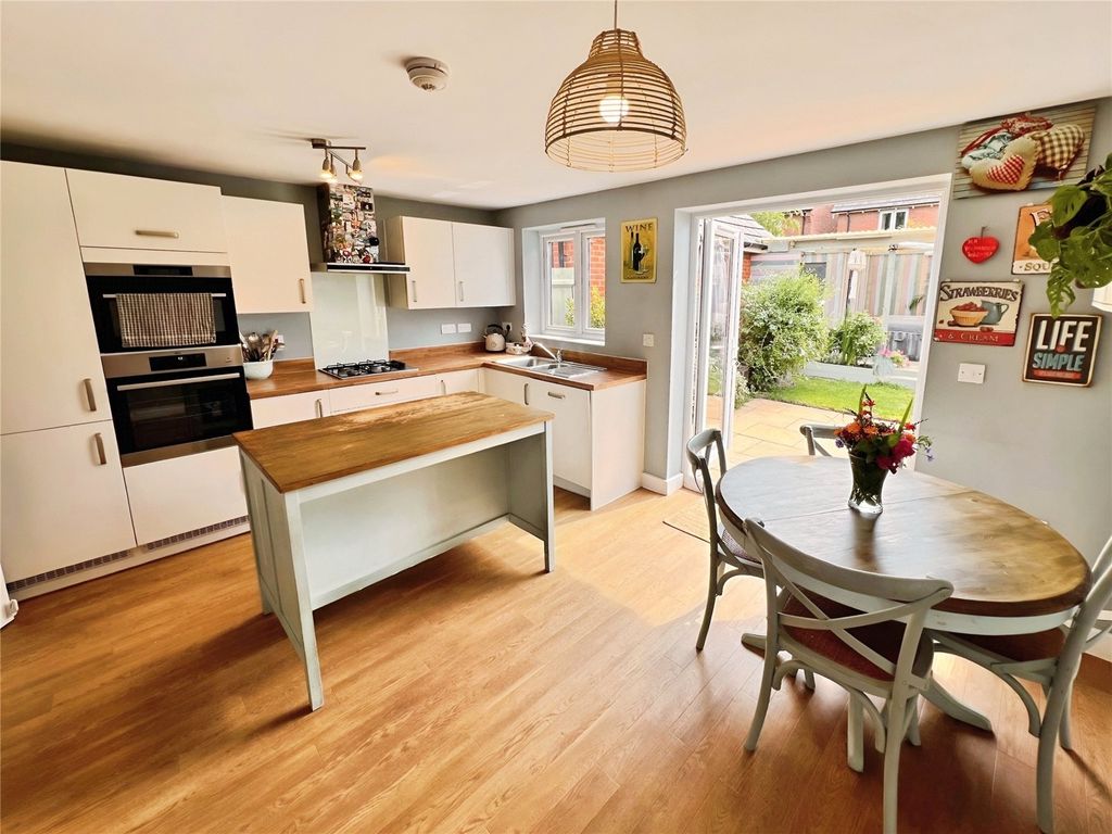 Property photo 2 of 20 Kitchen Diner