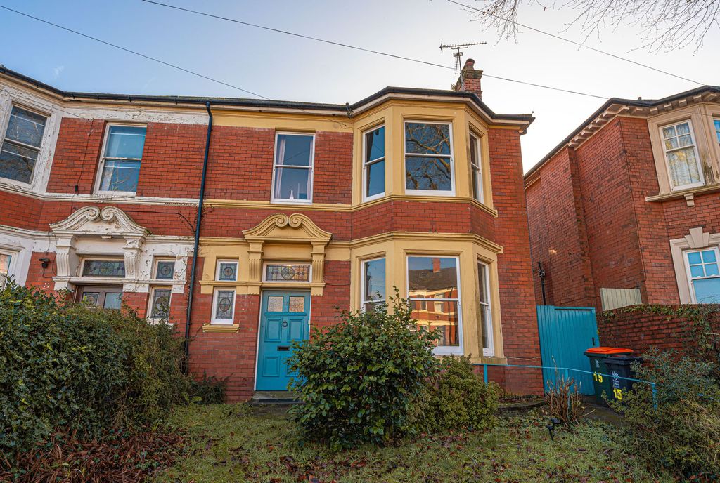 Property photo 1 of 31