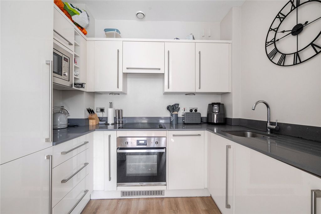 Property photo 3 of 15 Picture No. 11