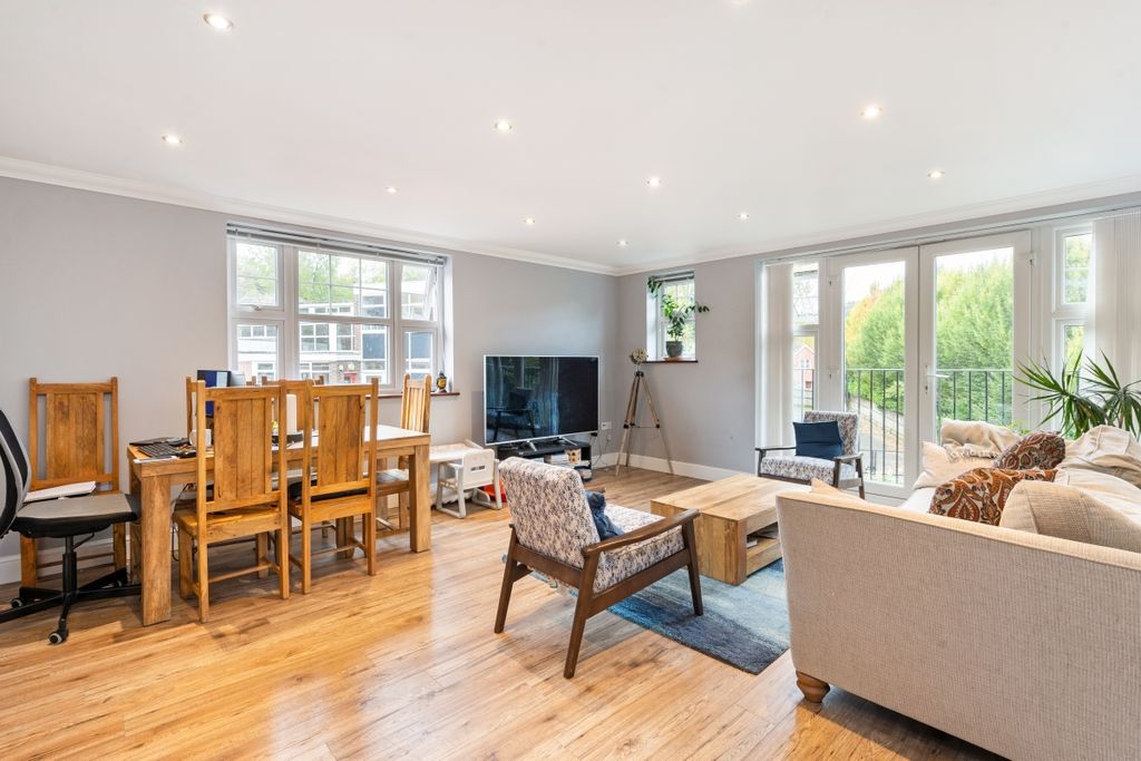 Property photo 1 of 14 13 Churchview Clo...
