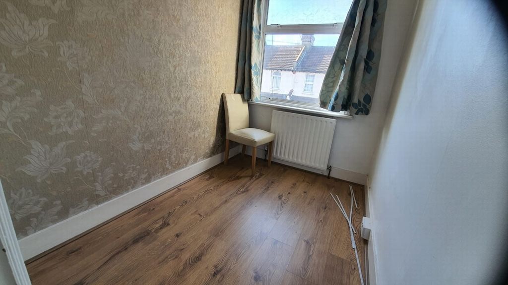 Property photo 2 of 11 Photo 1