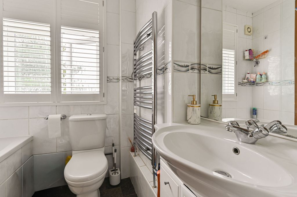 Property photo 1 of 27