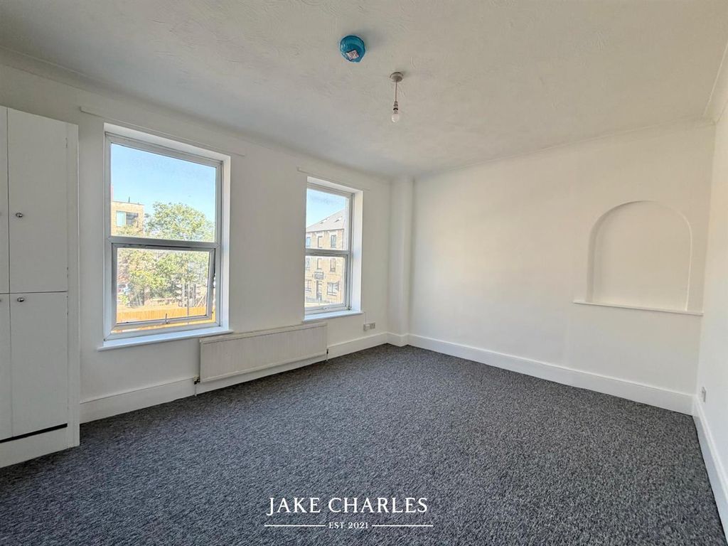 Property photo 1 of 10 4ce2B0dc-2B1E-4113-8B96-c8Fd7c9c19E3.Jpg