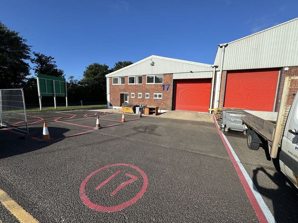 Property photo 3 of 8 Ashford Industrial Estate  Unit 17 2  Copy.Jpg