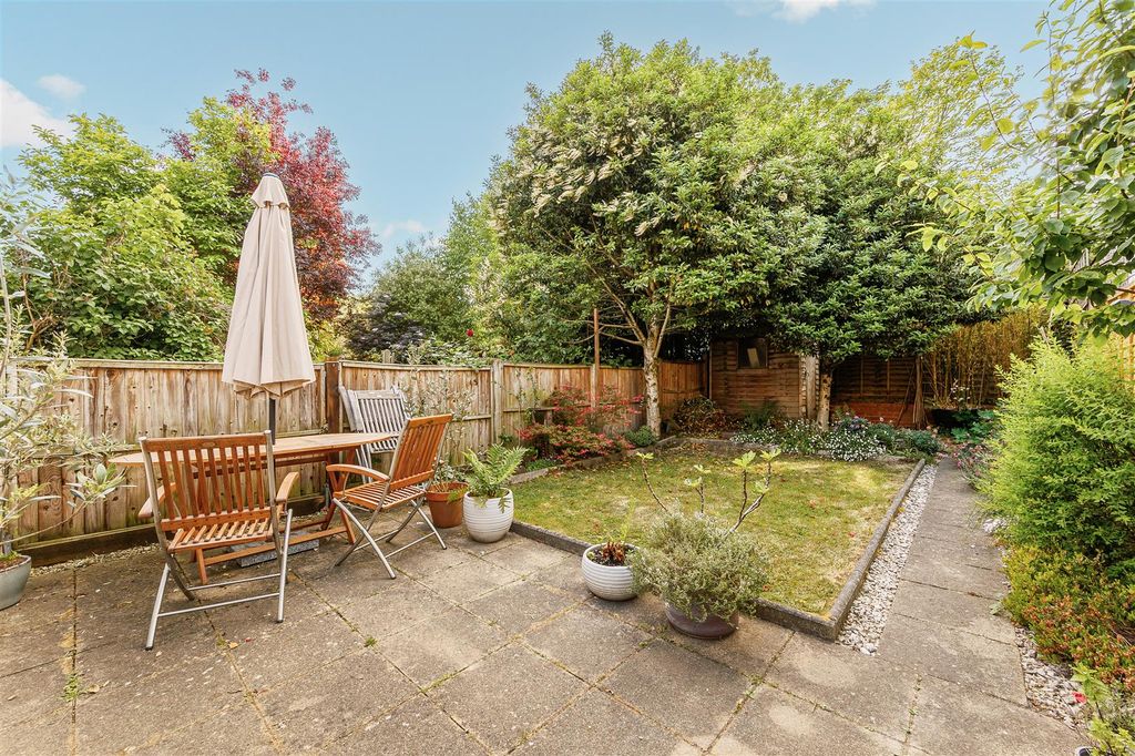 Property photo 3 of 14 Flat 1 - 31 Birkbeck Grove-10.Jpg