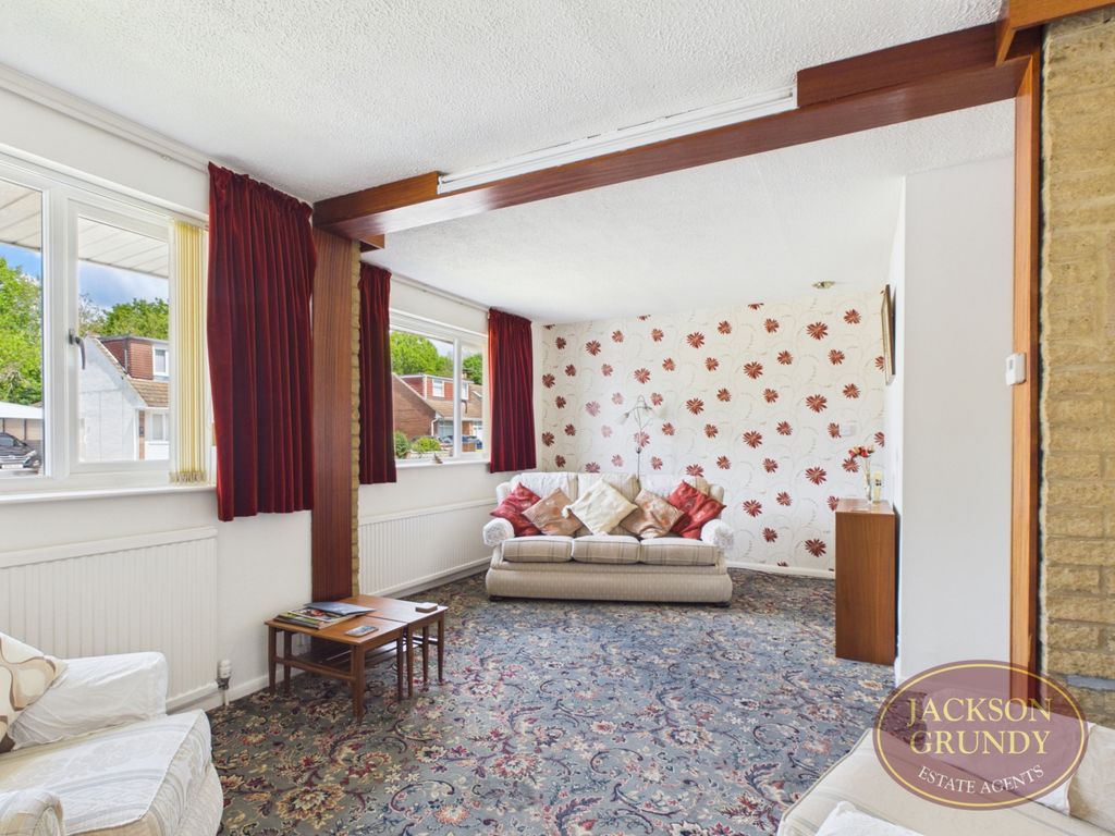 Property photo 3 of 13 Coppice Drive
