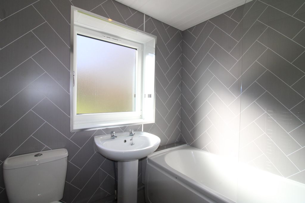 Additional image 11 of 2 bed flat to rentMoorfoot Avenue, Paisley PA2