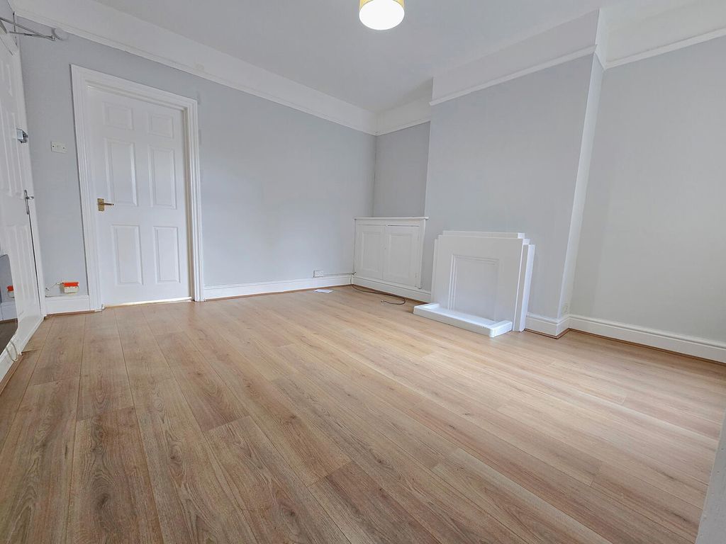 Property photo 3 of 9 Living Room