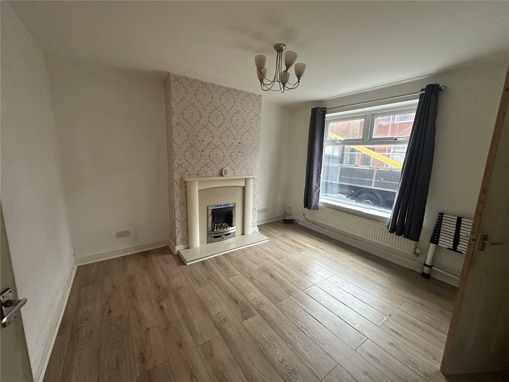 Property photo 3 of 13 Picture No. 11