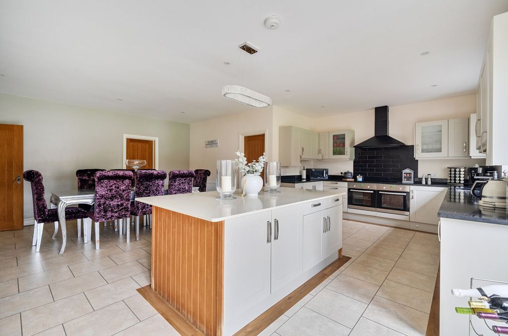 Property photo 3 of 29