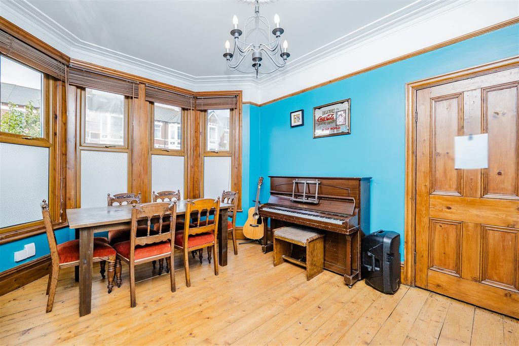 Property photo 2 of 30 P1388280.Jpg