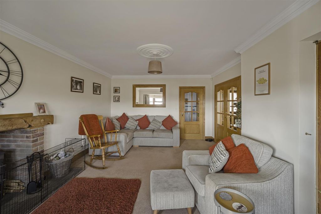 Property photo 3 of 23