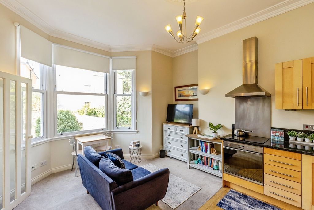 Property photo 2 of 7 Pbox-Img.Jpg