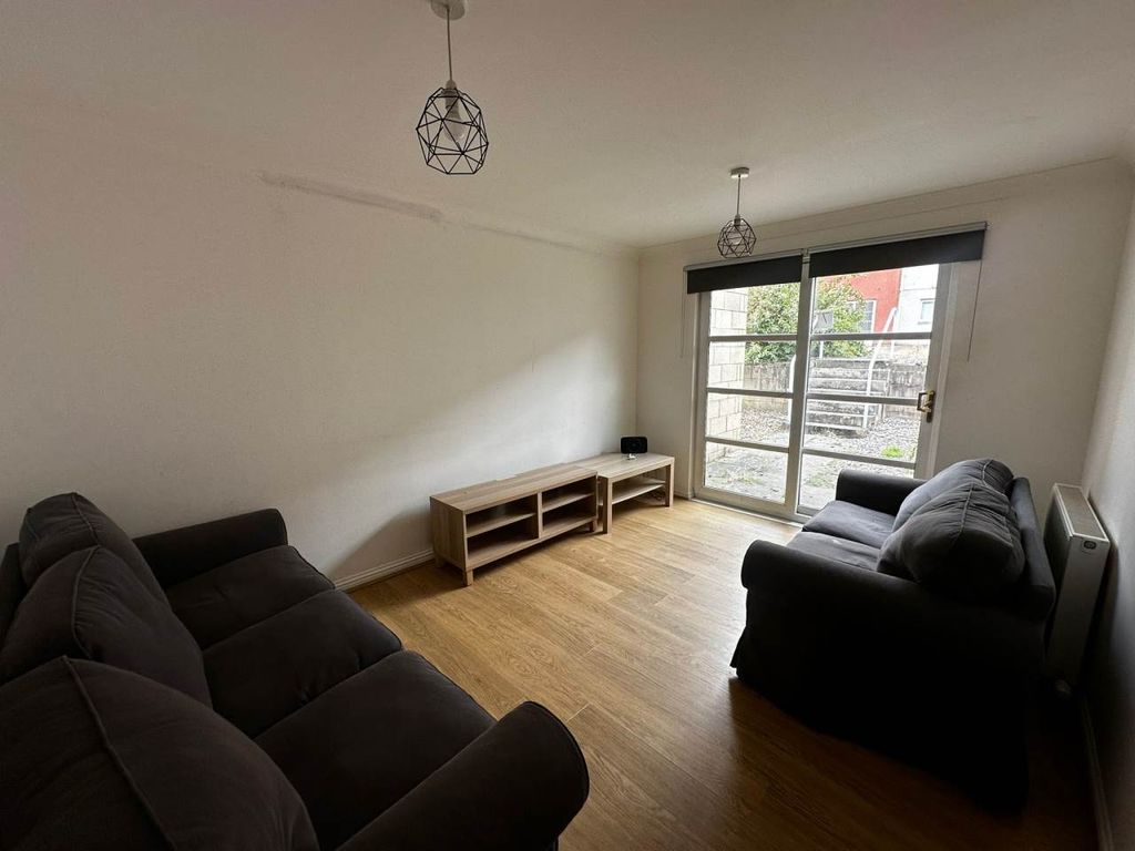 Property photo 2 of 16 Living Room