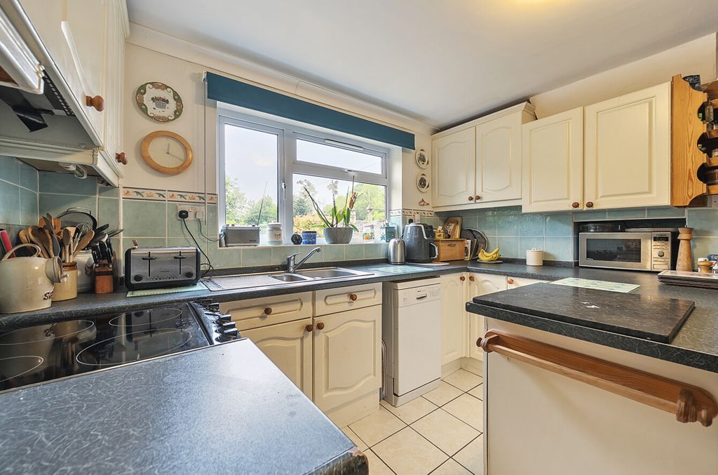 Property photo 3 of 17 Kitchen Dining Room