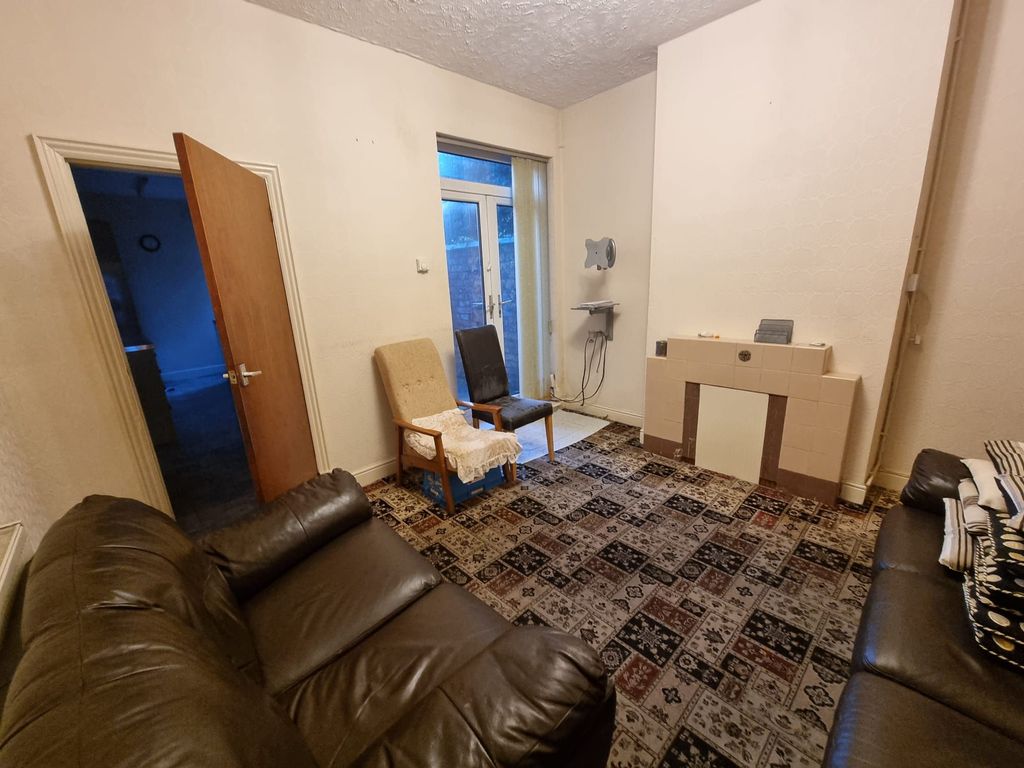 Property photo 2 of 9 Photograph 2