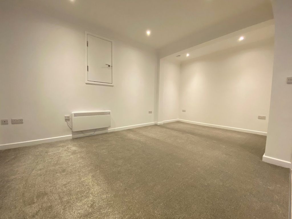 Property photo 3 of 7 Gallery