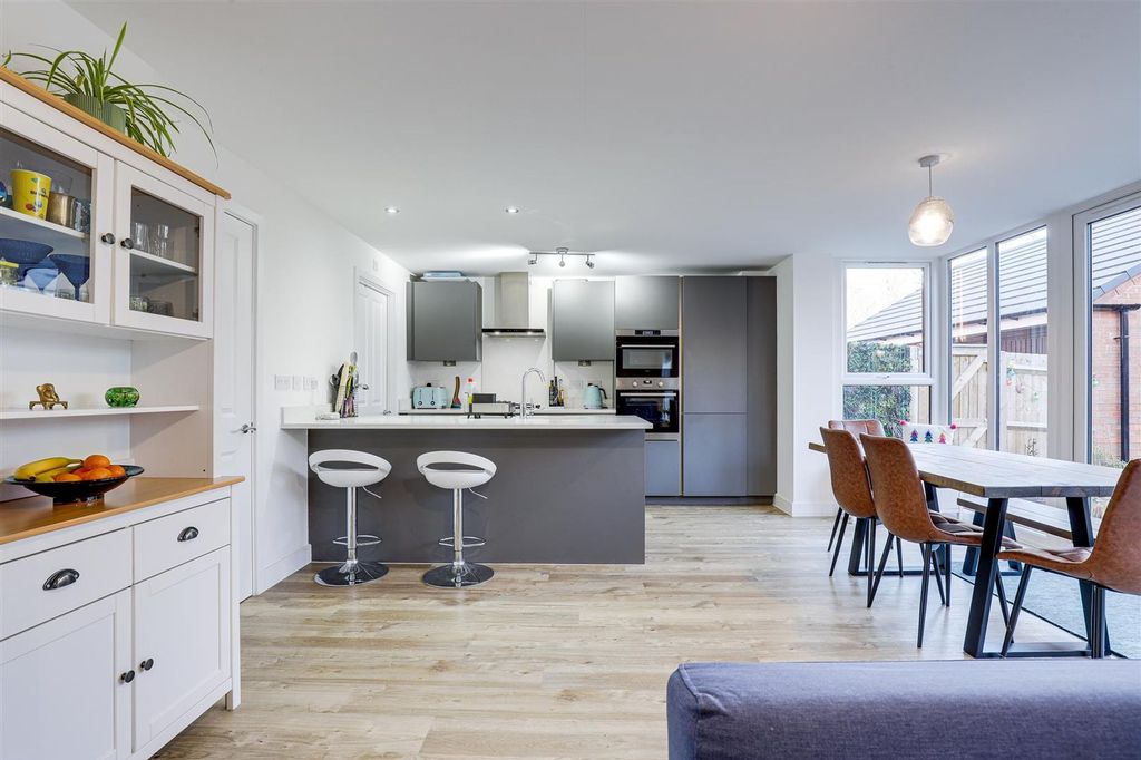 Property photo 3 of 26