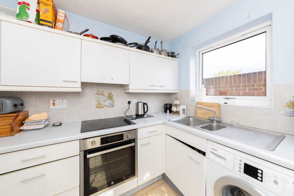 Property photo 3 of 11