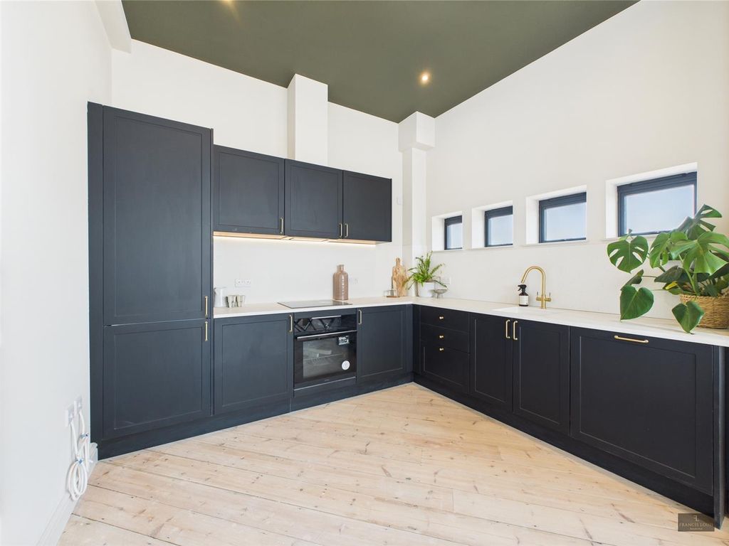 Property photo 3 of 15 Cam02887G0-Pr0446-Still031.Jpg