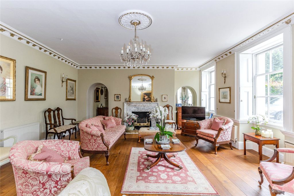 Property photo 3 of 26 Drawing Room