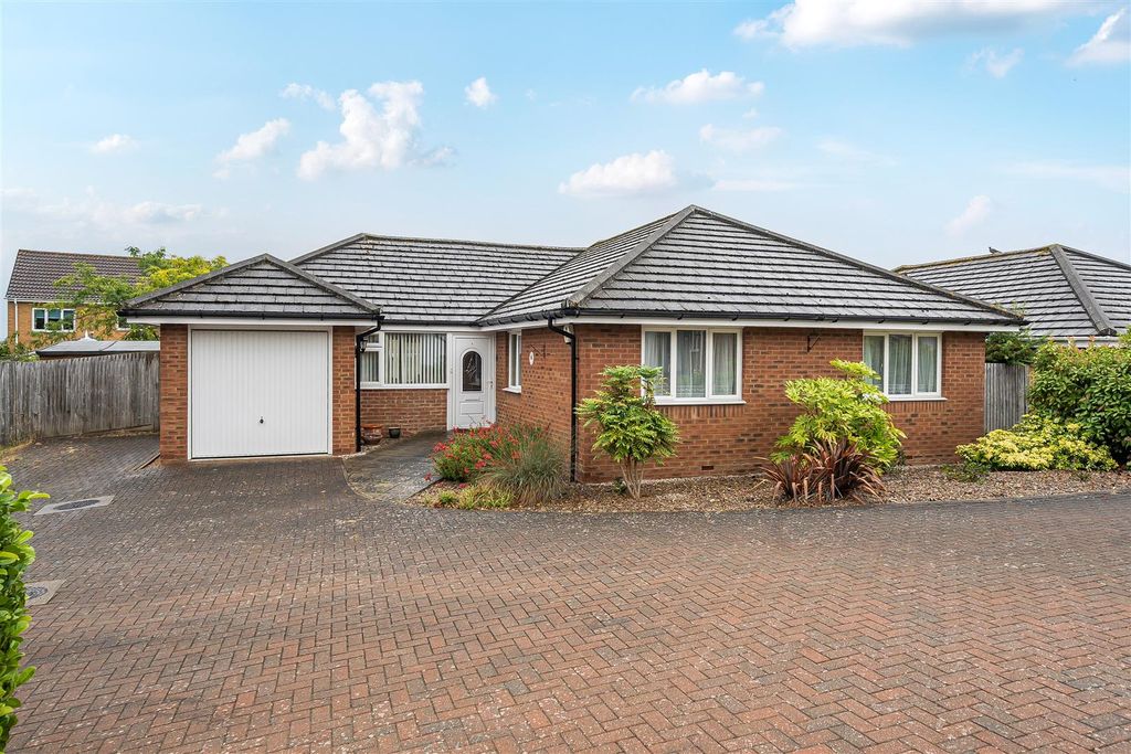 Property photo 1 of 18 1326549-18-688245c7Ad2d1.Jpg