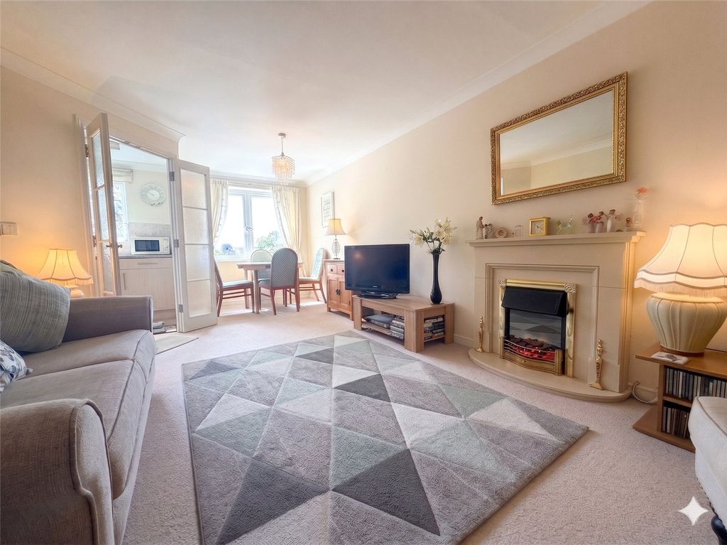 Property photo 2 of 11 Picture No. 17