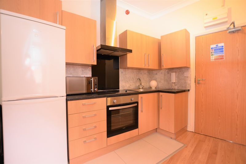 Property photo 1 of 9 Photo 6
