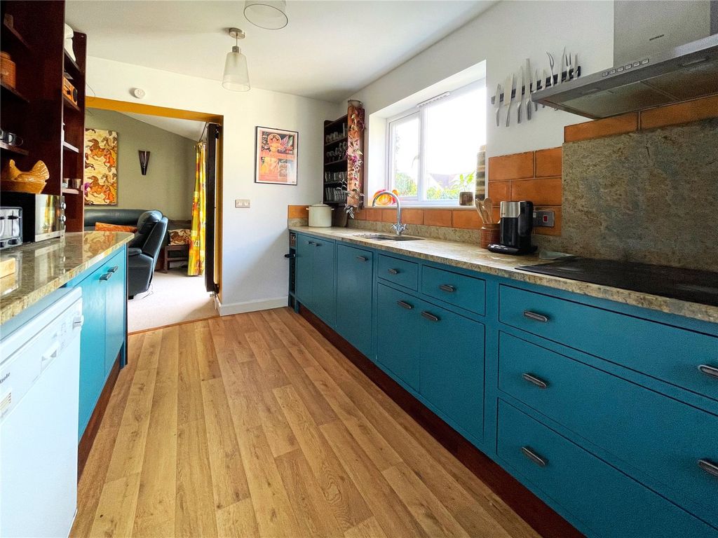 Property photo 3 of 35 Picture No. 30