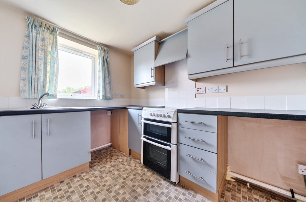 Property photo 2 of 22 1333975-12-6890A60d70721