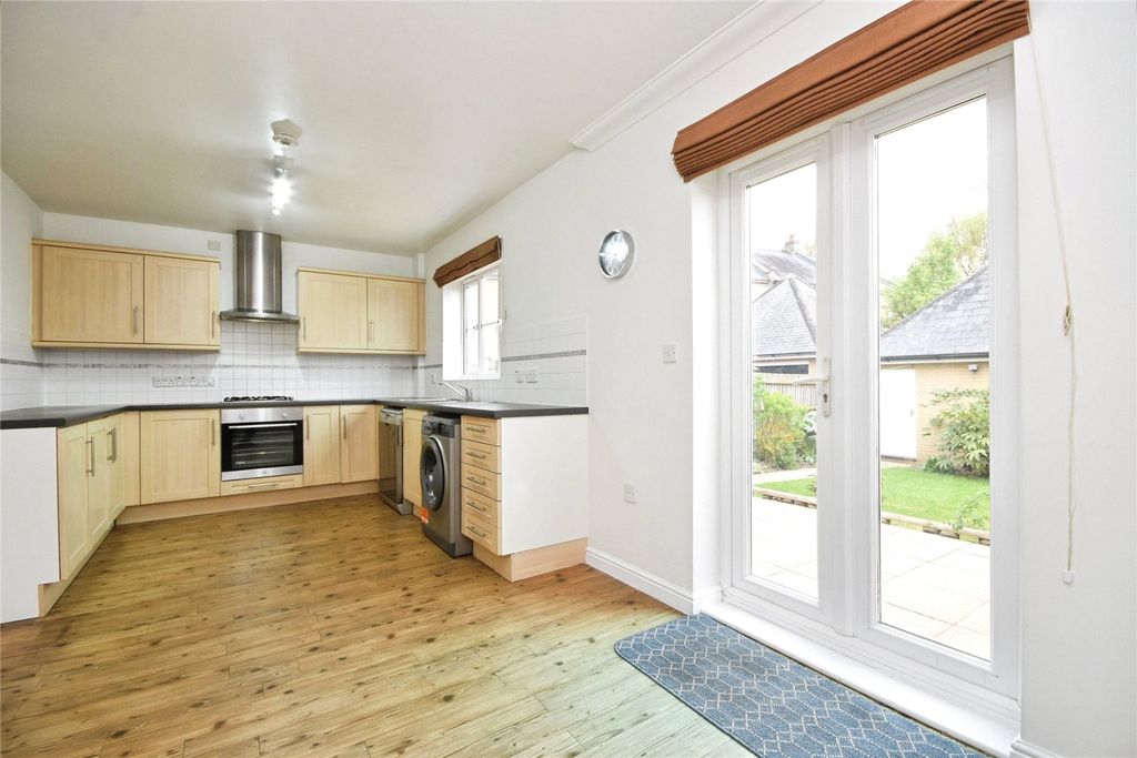 Property photo 2 of 24 Picture No. 46