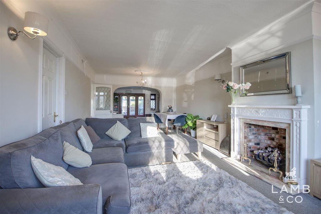 Property photo 2 of 24