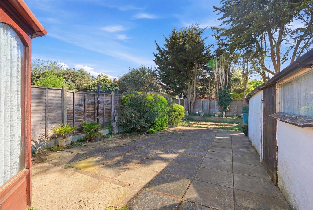 Property photo 2 of 18 Picture No. 21