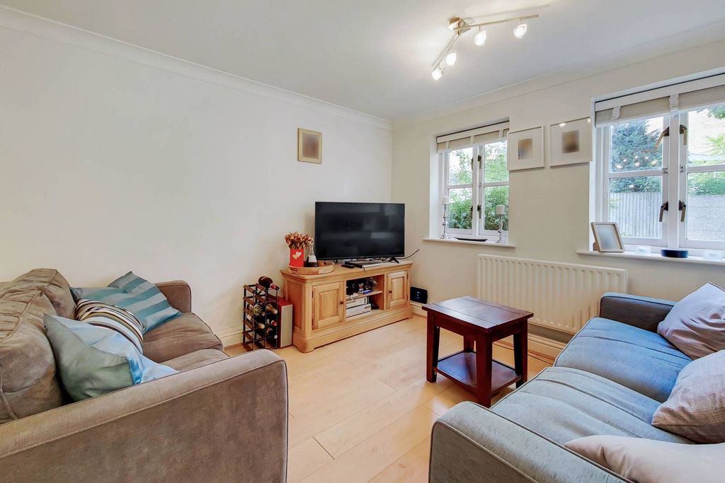 Property photo 3 of 11