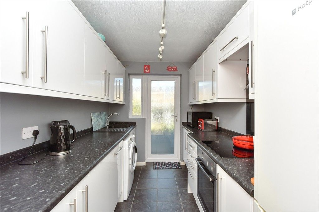 Property photo 2 of 11 Kitchen