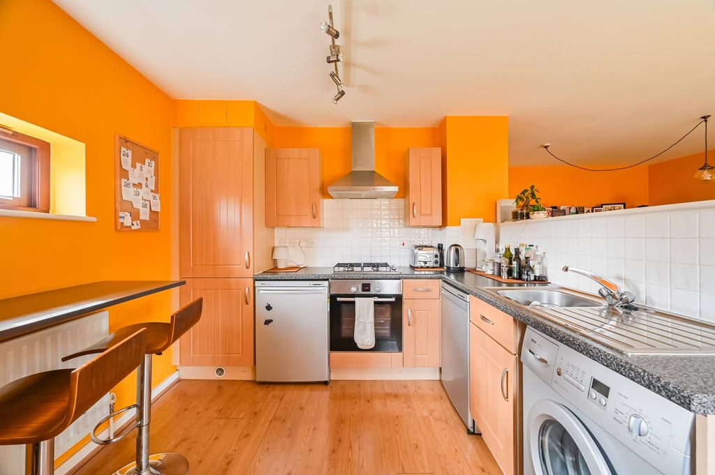 Property photo 3 of 20