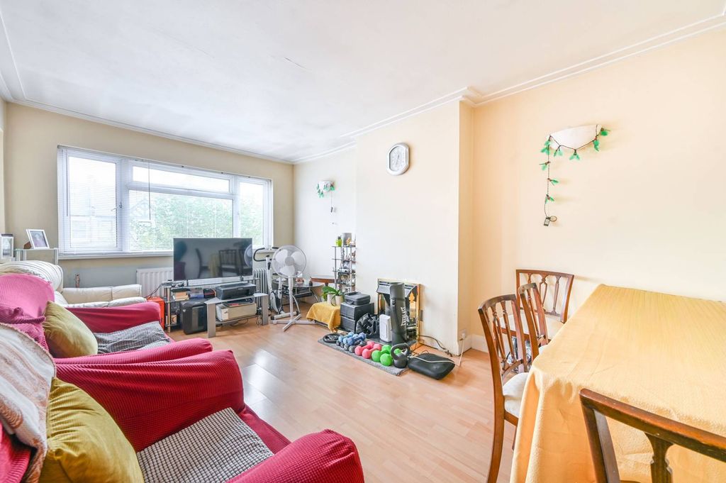 Property photo 1 of 12